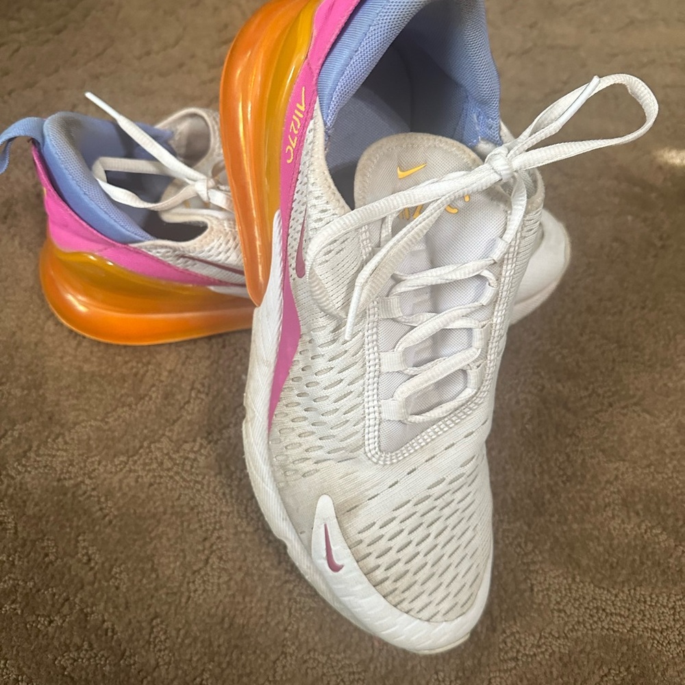 Used Nike Air 270